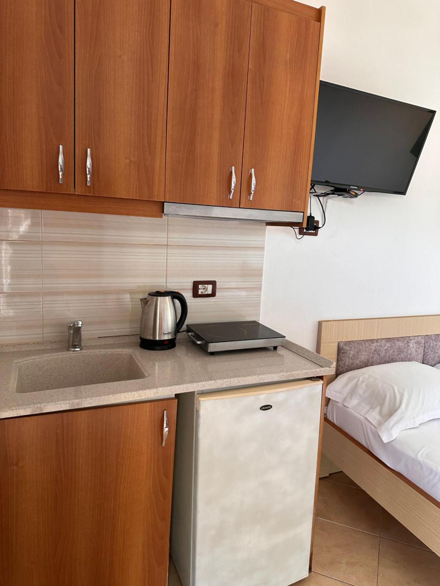 Albi'S Guesthouse Ксамил Экстерьер фото